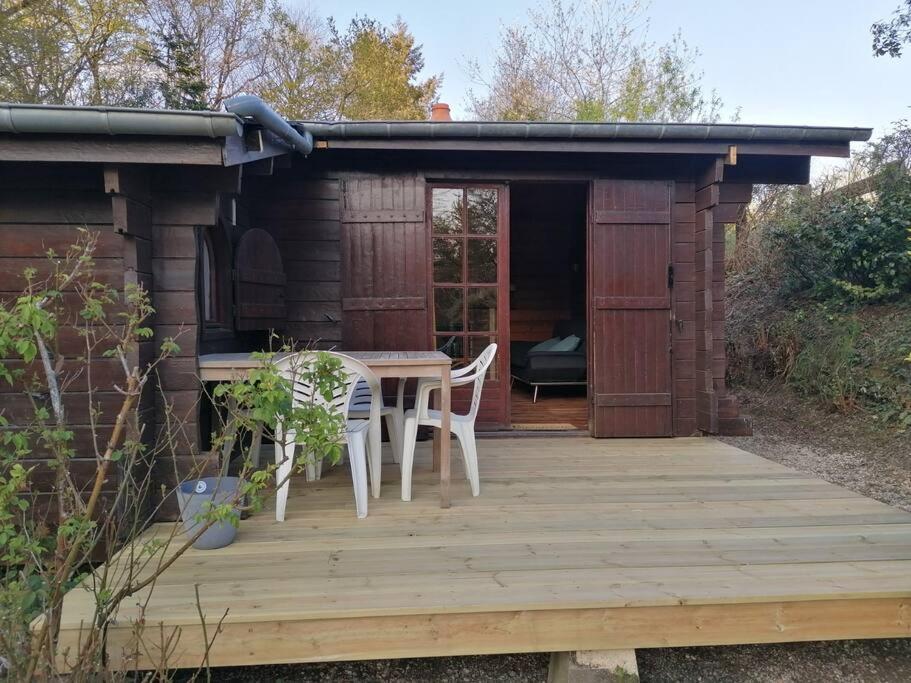 Chalet En Pleine Nature Au Bord D'Un Etang Lanvallay Exterior photo